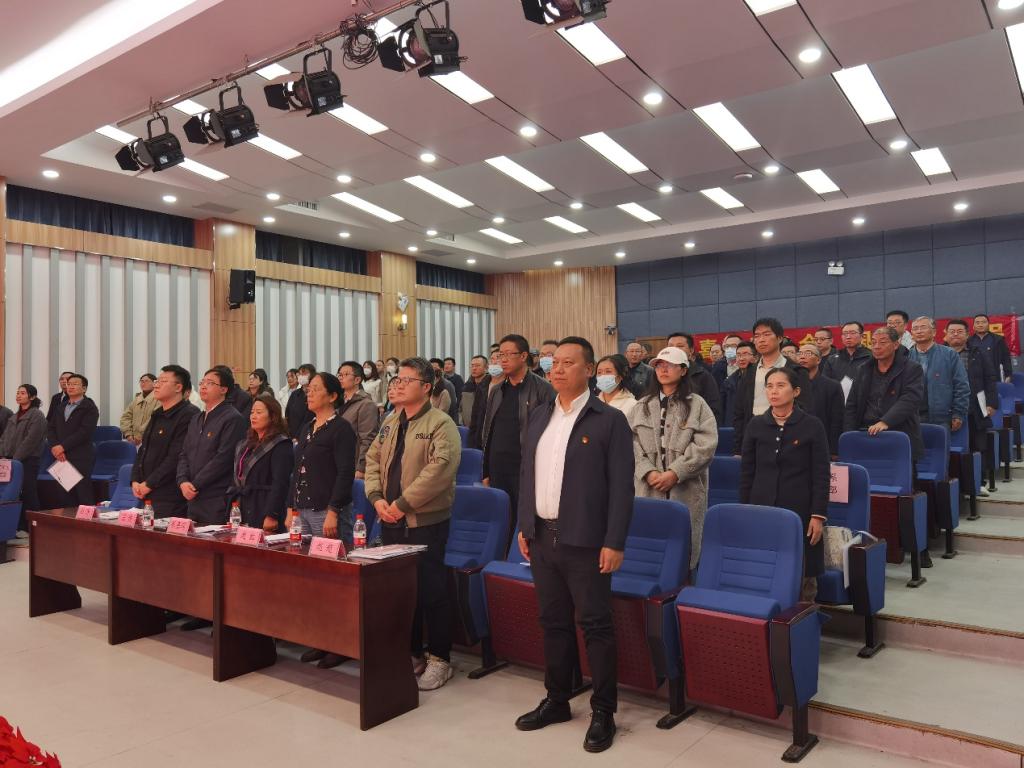 草榴社区
党员代表大会胜利召开